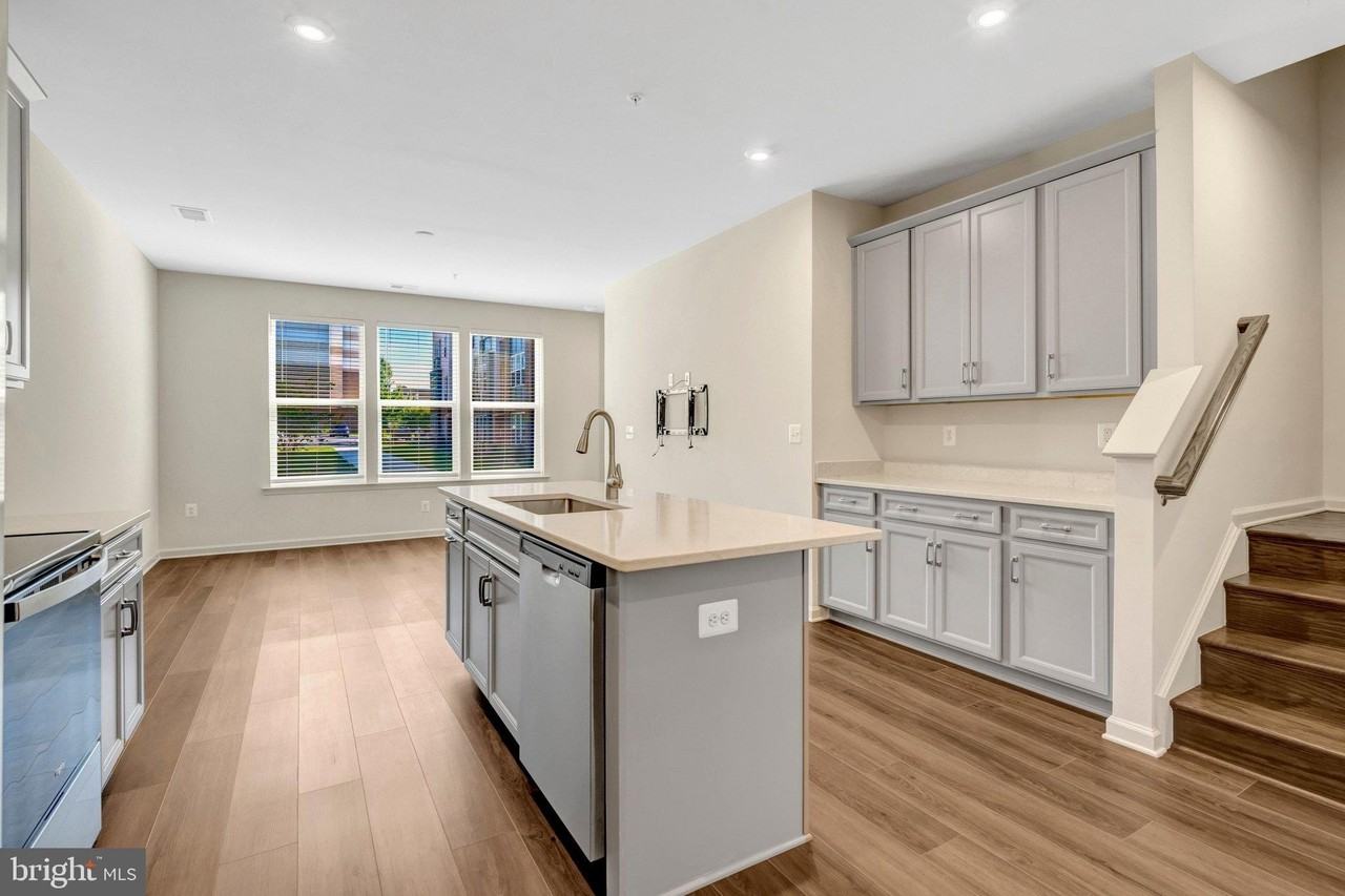 2508 Neabsco Common Pl - Photo 5 of 43