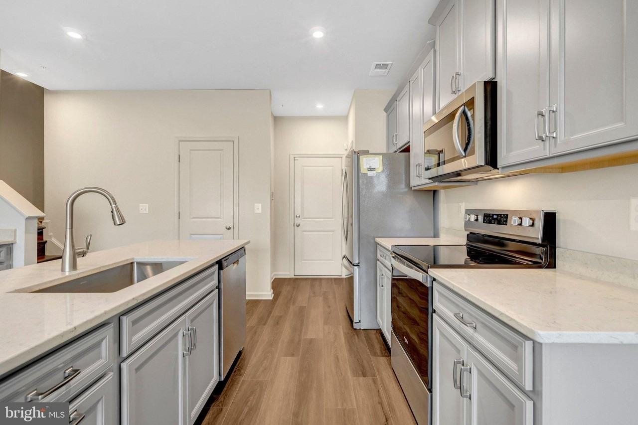 2508 Neabsco Common Pl - Photo 6 of 43