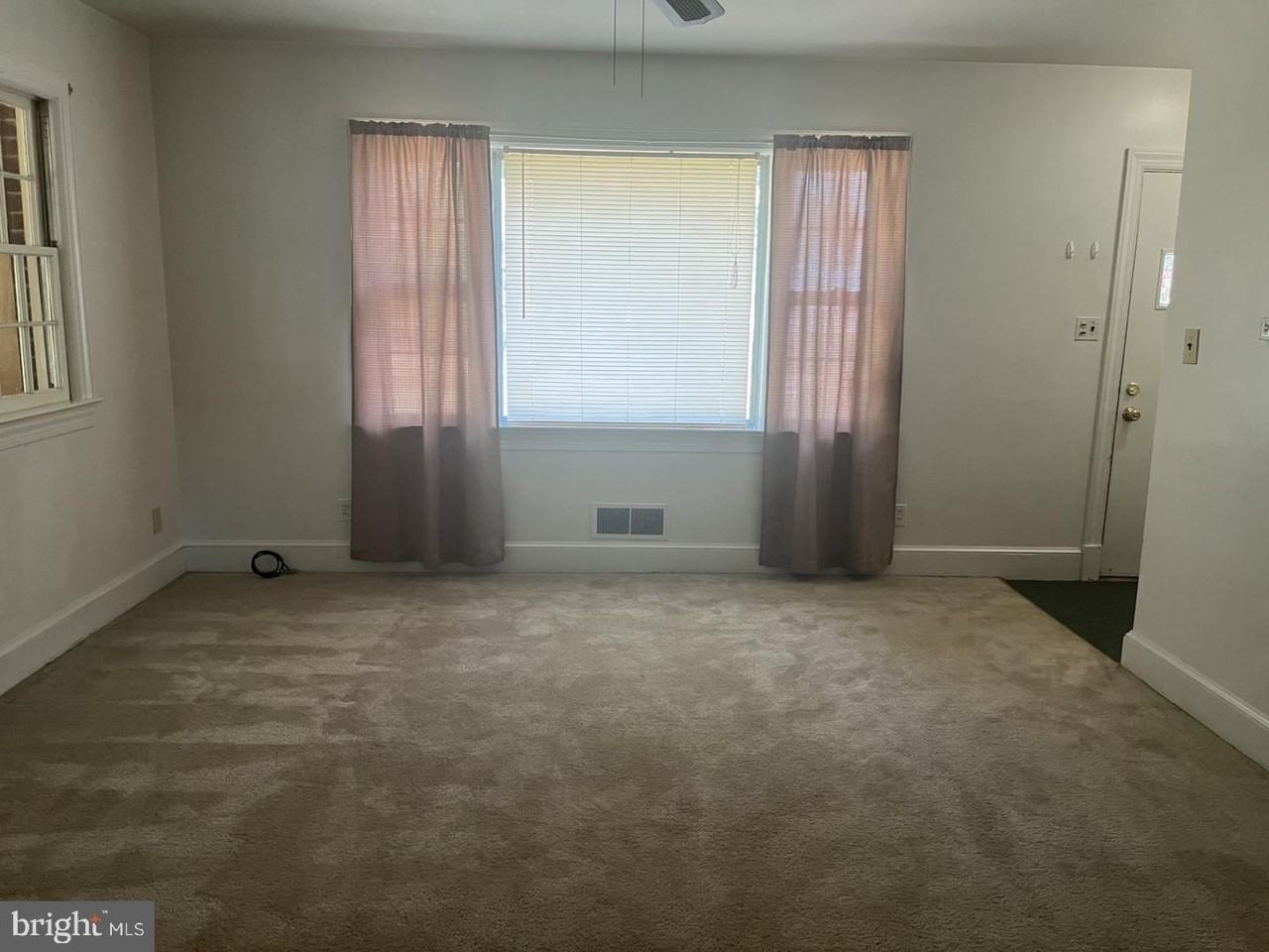 4906 Hood Dr - Photo 2 of 21