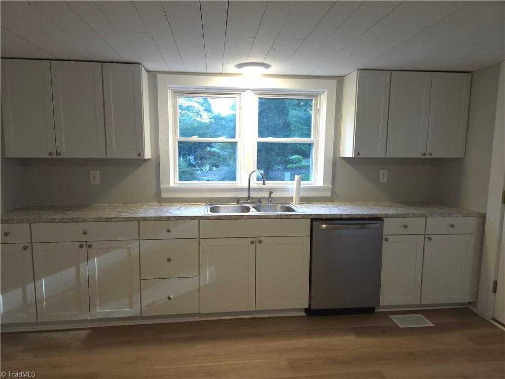 855 Mcgregor Rd - Photo 2 of 13