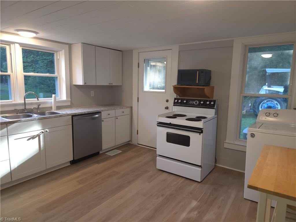 855 Mcgregor Rd - Photo 3 of 13