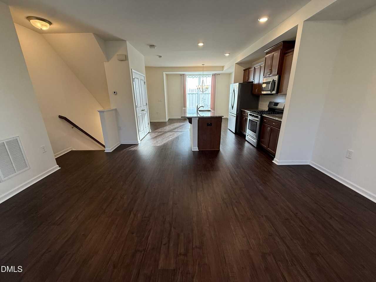 516 Skymont Dr - Photo 4 of 16