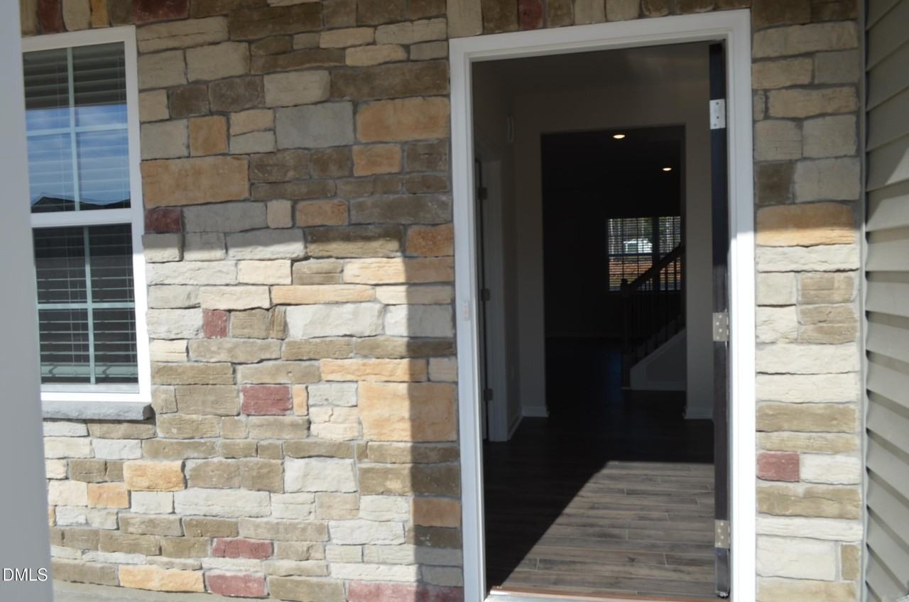 421 Ashley Run - Photo 4 of 50