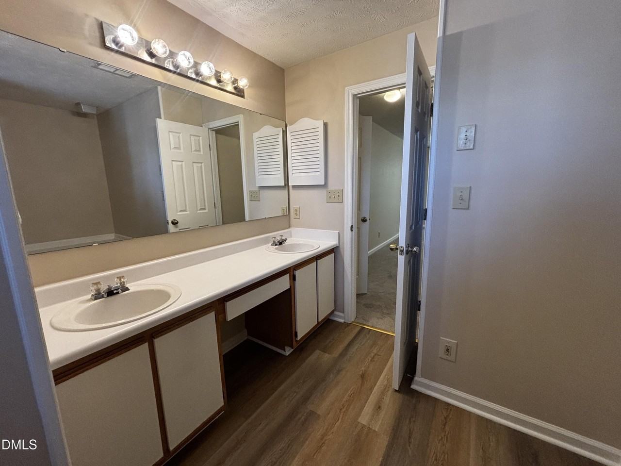 259 Waterdown Dr - Photo 7 of 42