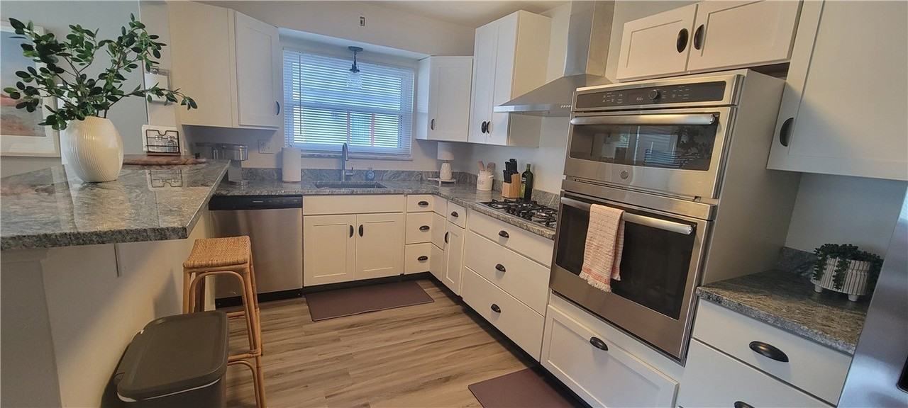 92 Pennsylvania Ave #92 - Photo 4 of 19