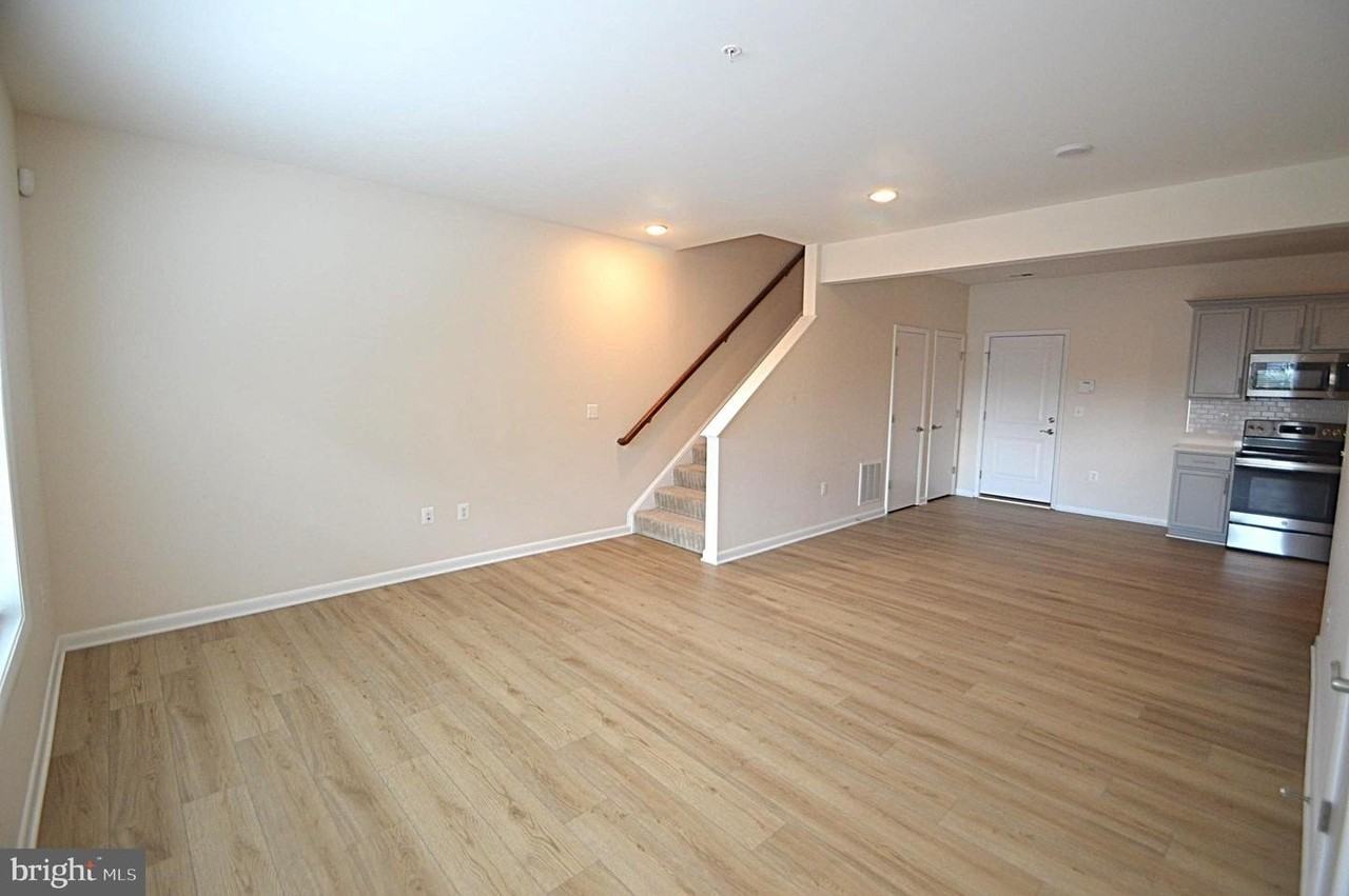 20508 Milbridge Ter - Photo 2 of 32
