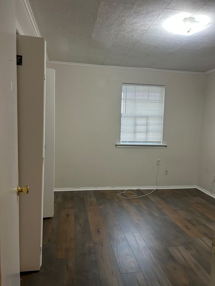 4634 Belle Dr #D - Photo 5 of 8