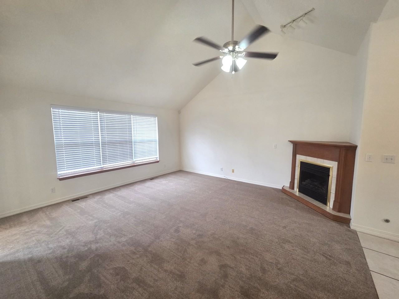 838 S Jester Ave #1 - Photo 4 of 27