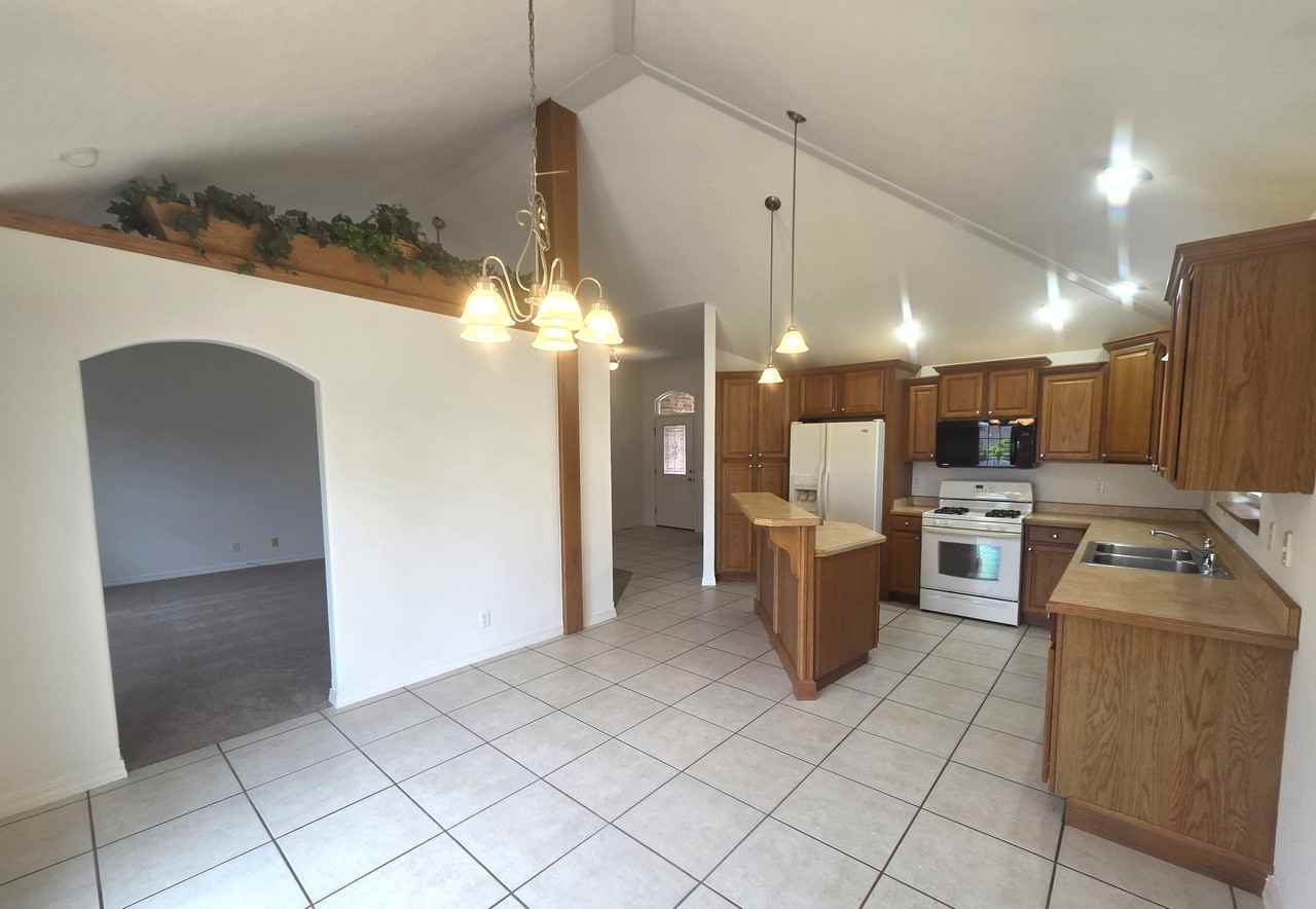 838 S Jester Ave #1 - Photo 5 of 27