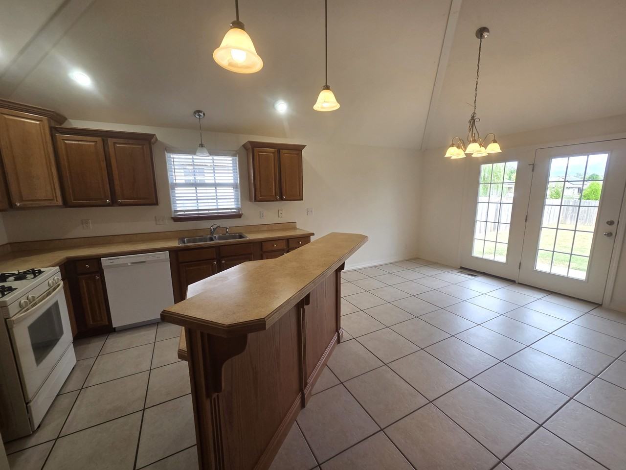 838 S Jester Ave #1 - Photo 6 of 27