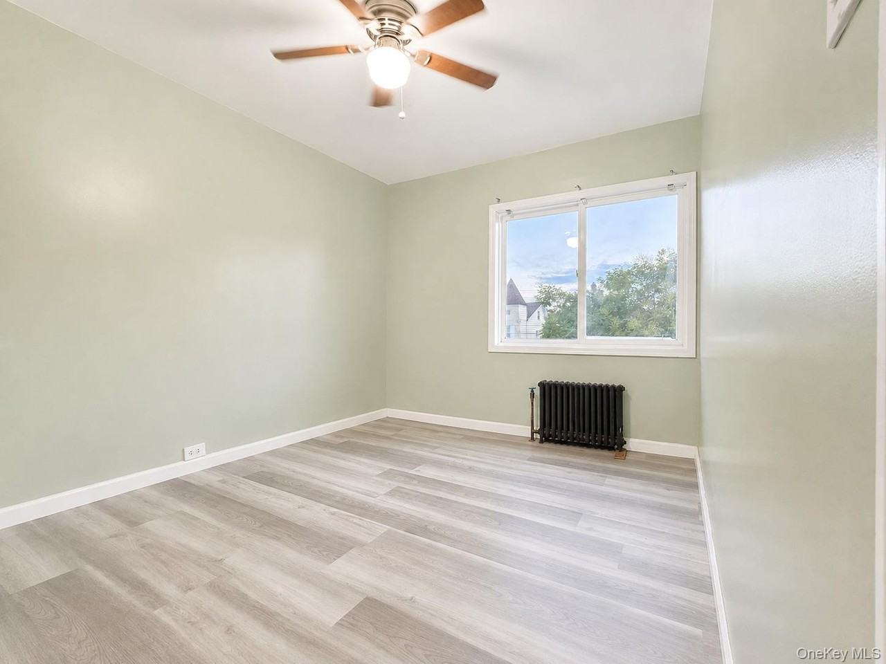 9513 107th St - Photo 3 of 7