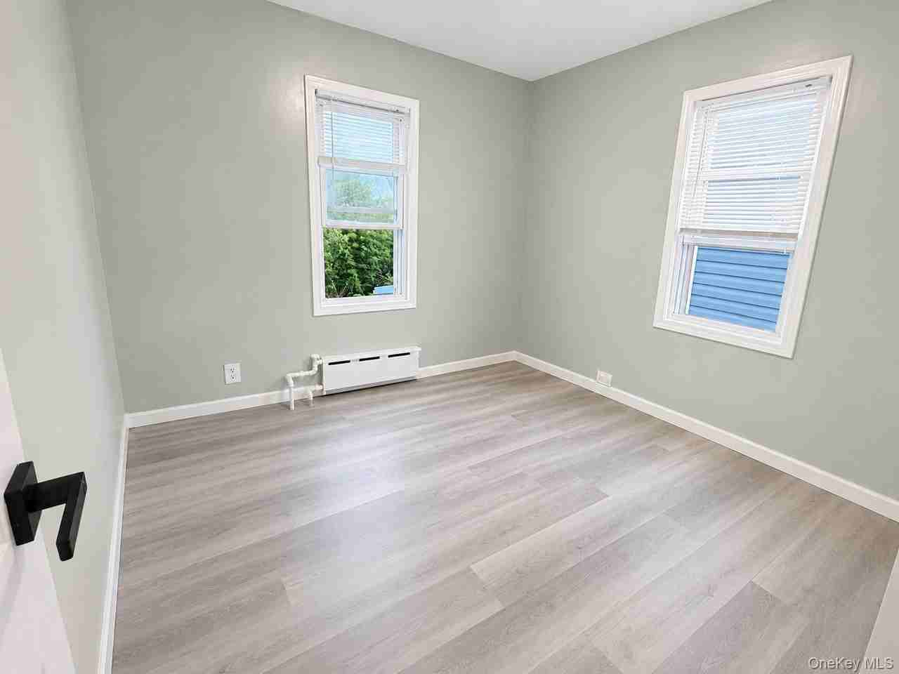 9513 107th St - Photo 4 of 7
