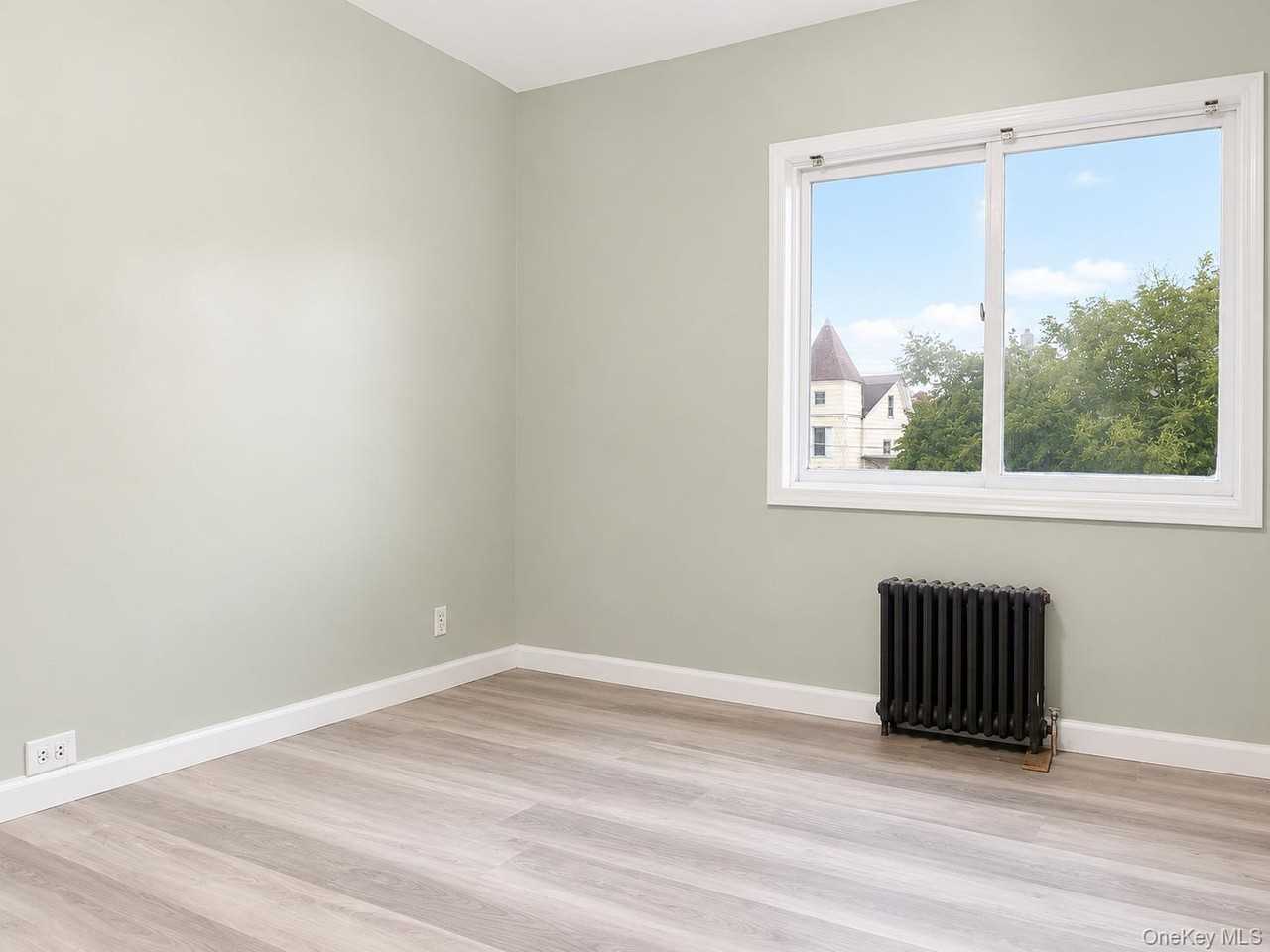 9513 107th St - Photo 5 of 7