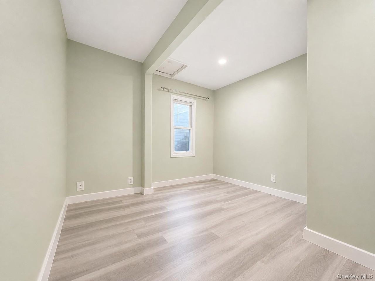 9513 107th St - Photo 6 of 7