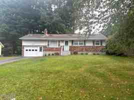 featured image of 4 Limerick Ln