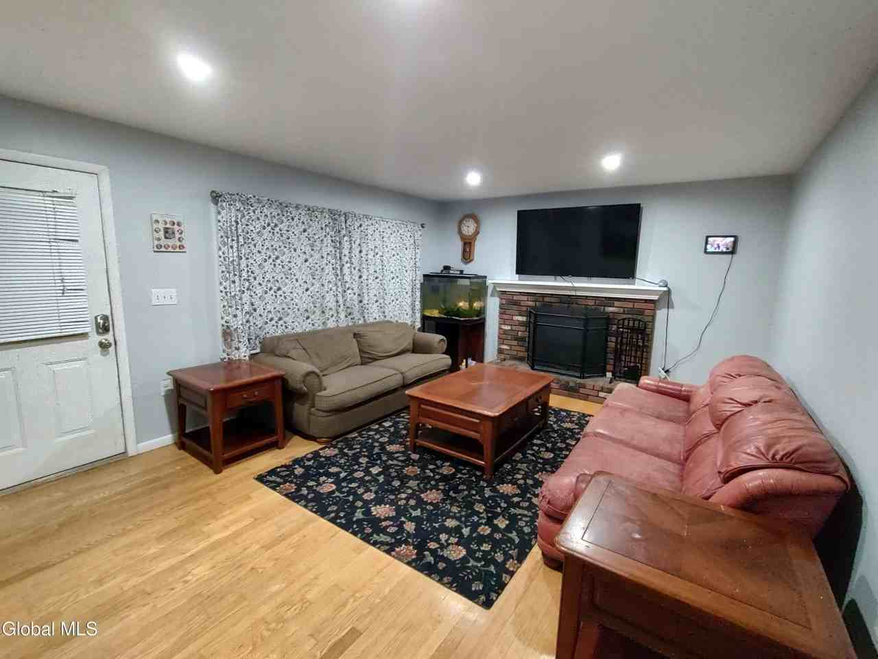 4 Limerick Ln - Photo 3 of 17