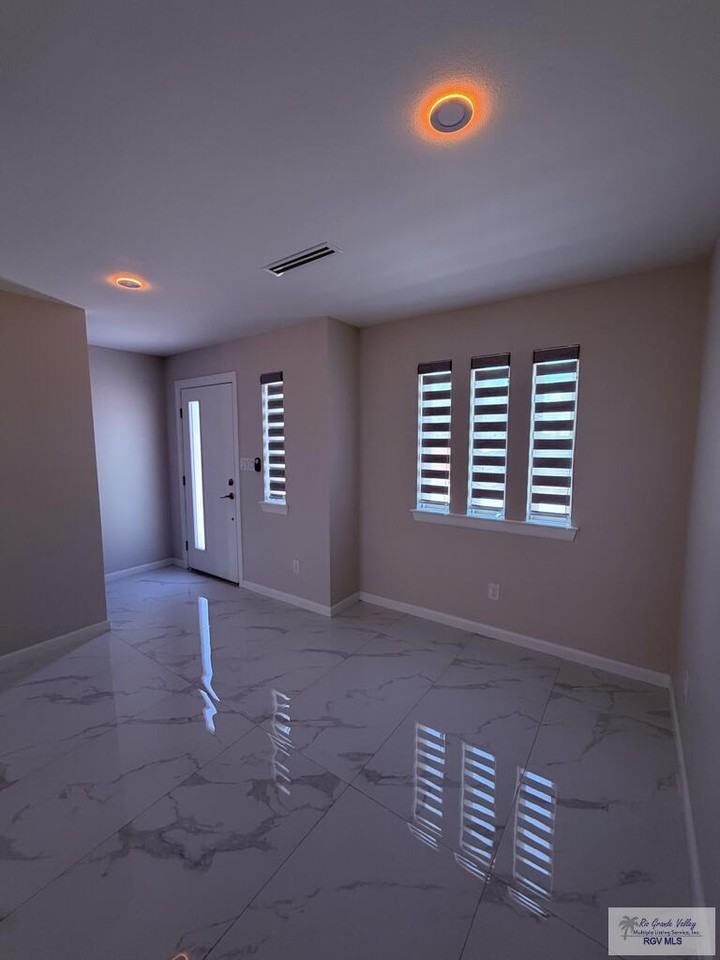 720 N Arroyo Blvd - Photo 6 of 31