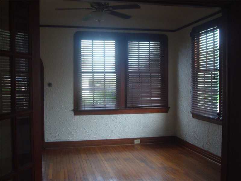 4902 Painters St - Photo 3 of 8
