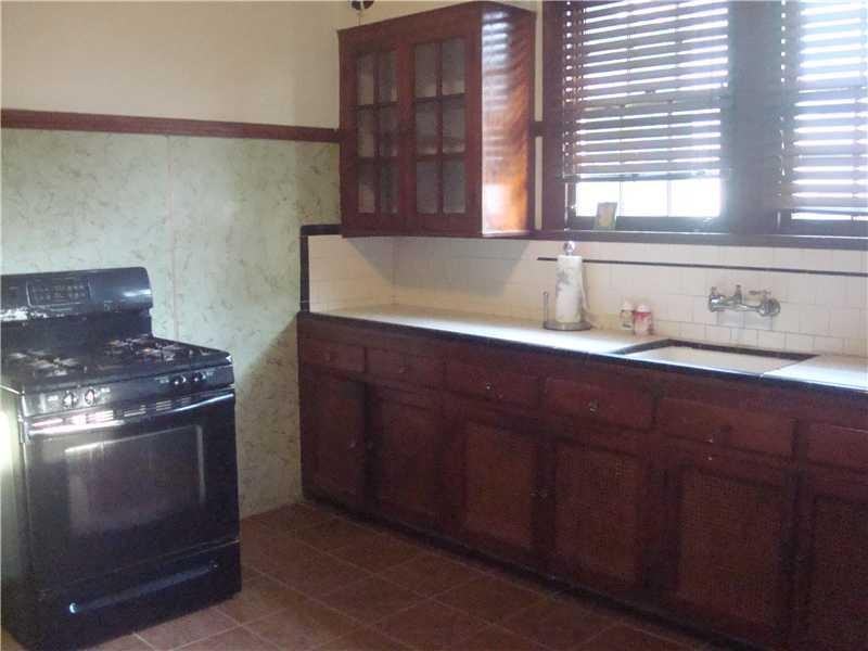 4902 Painters St - Photo 6 of 8