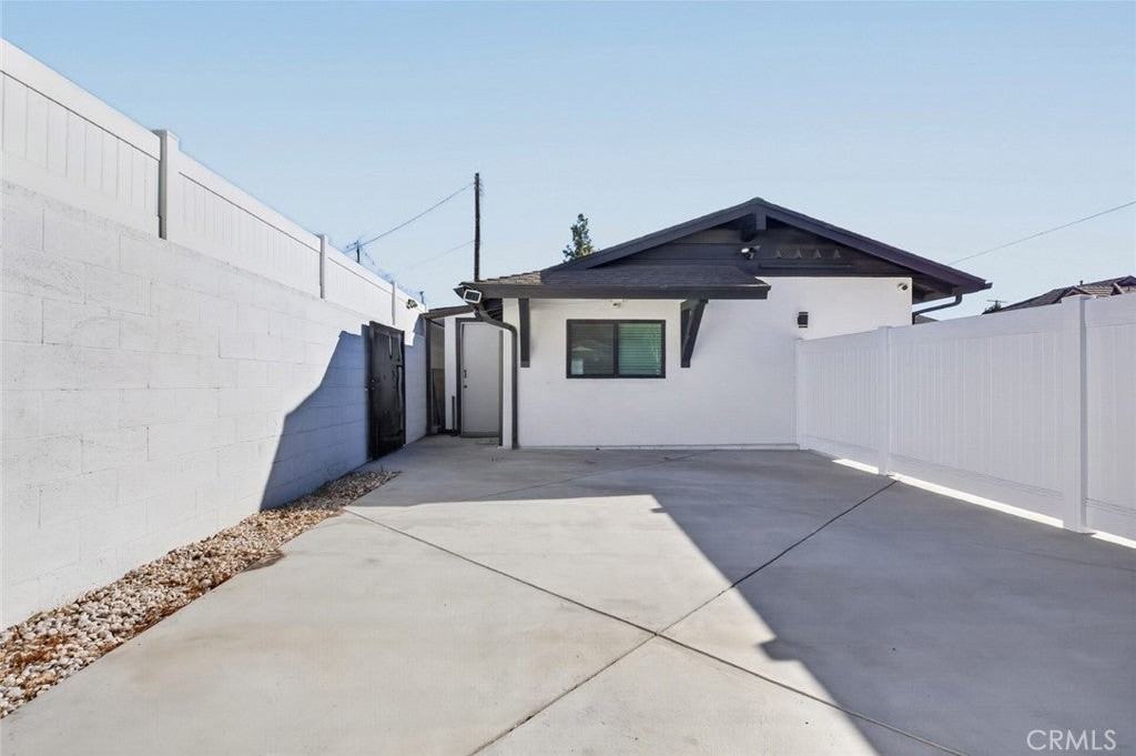 13214 Stagg St - Photo 2 of 16