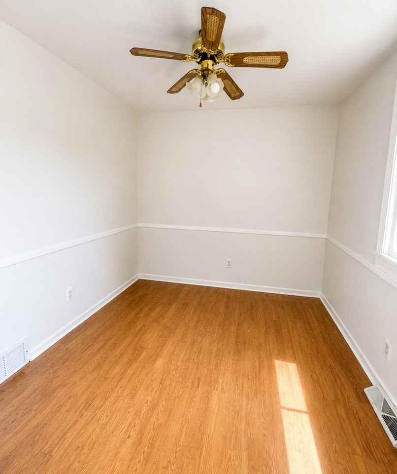 1108 E 5th St - Photo 5 of 12