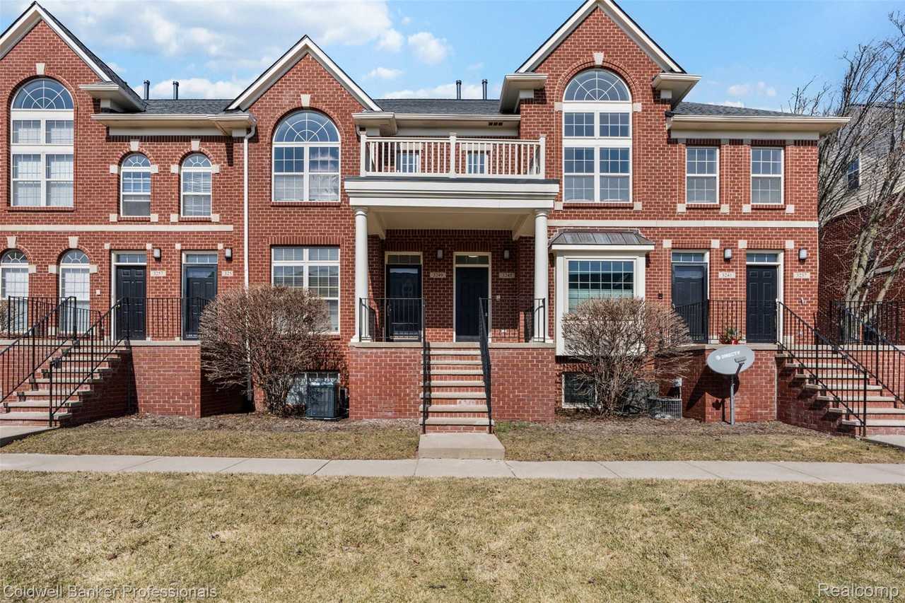 3245 Newbury Pl - Photo 2 of 40