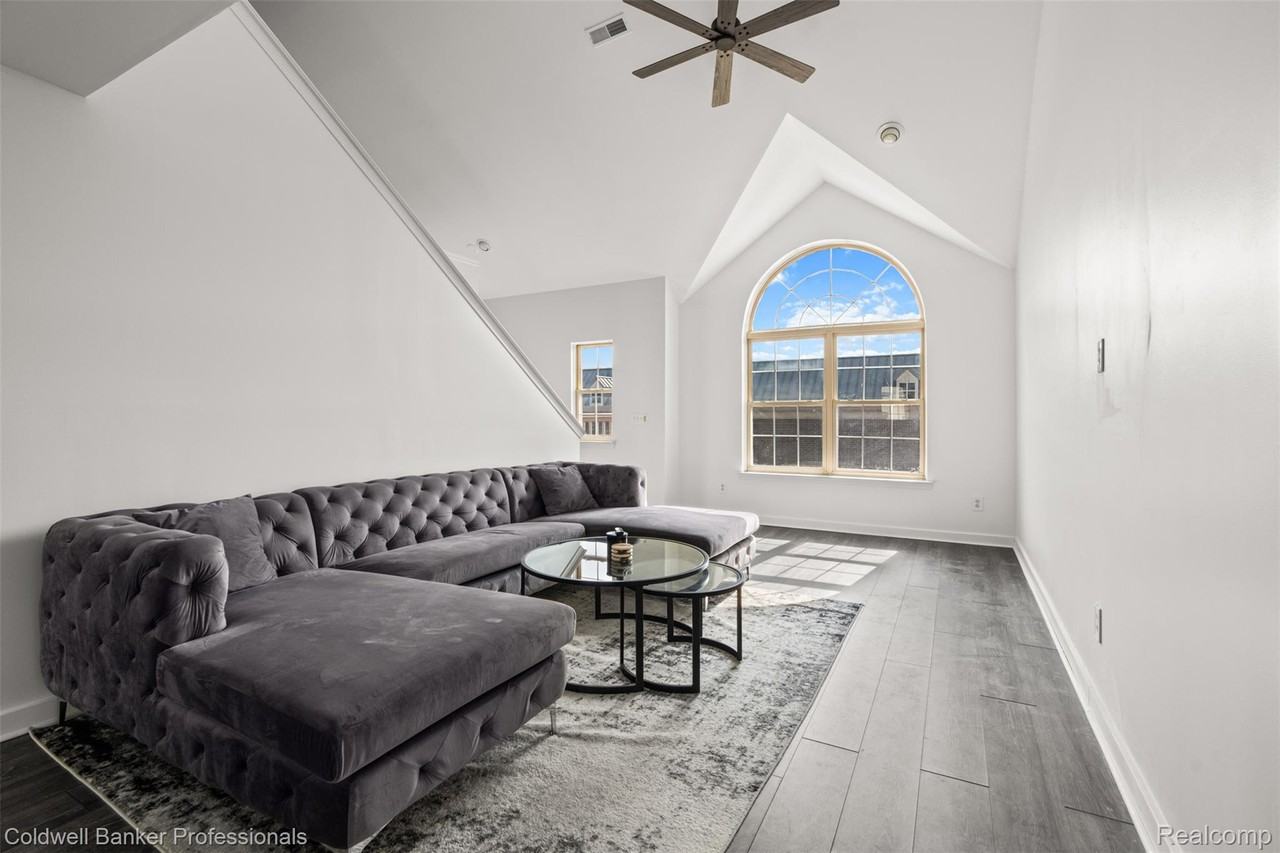 3245 Newbury Pl - Photo 6 of 40