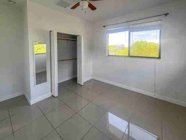 4680 Sw 19th St - Photo 5 of 49