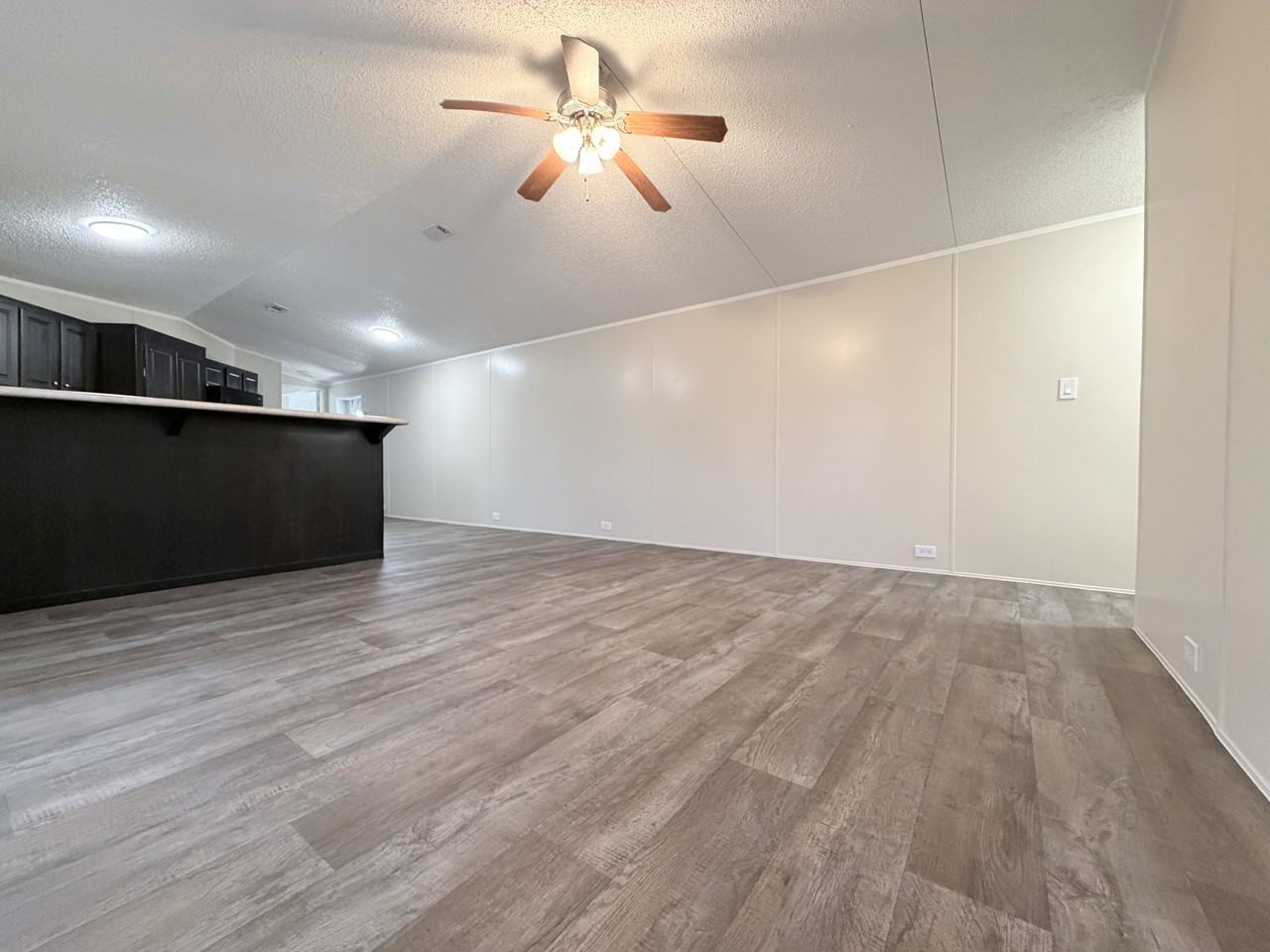 709 N Collins Fwy #104 - Photo 3 of 31