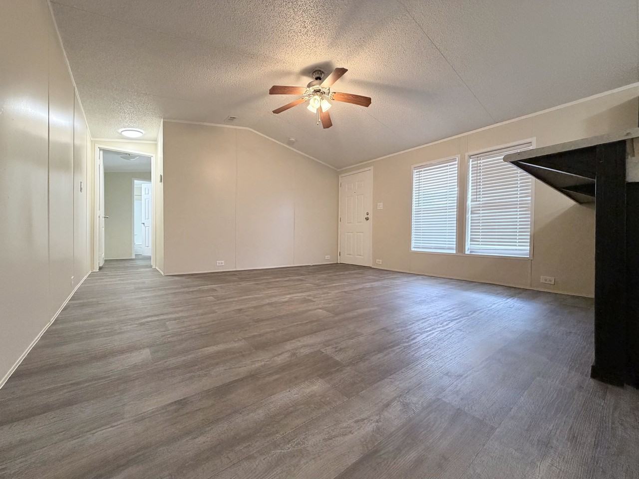 709 N Collins Fwy #104 - Photo 4 of 31