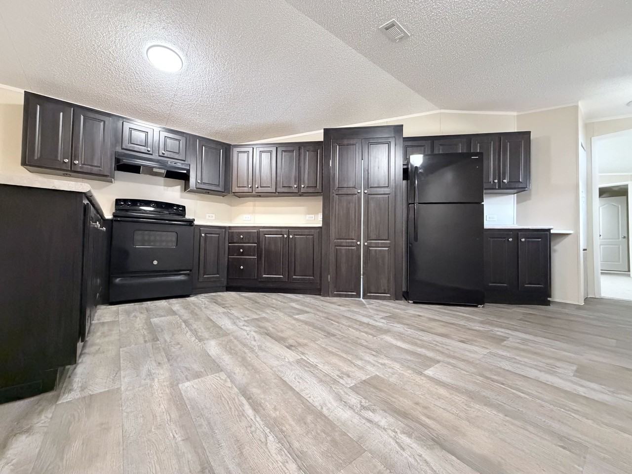 709 N Collins Fwy #104 - Photo 5 of 31