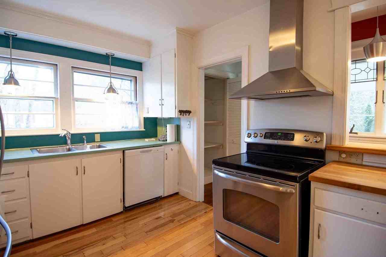 92 Cottage St - Photo 2 of 11