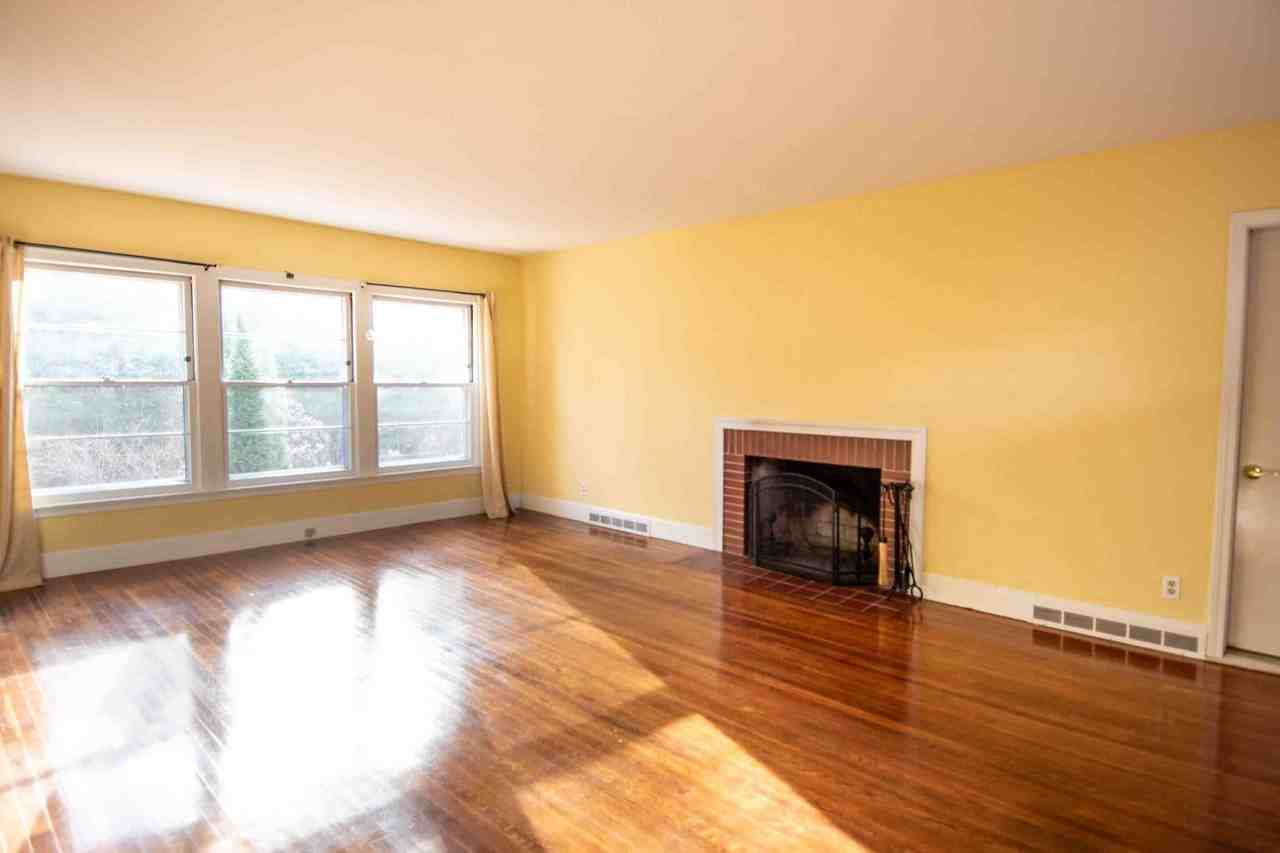 92 Cottage St - Photo 4 of 11