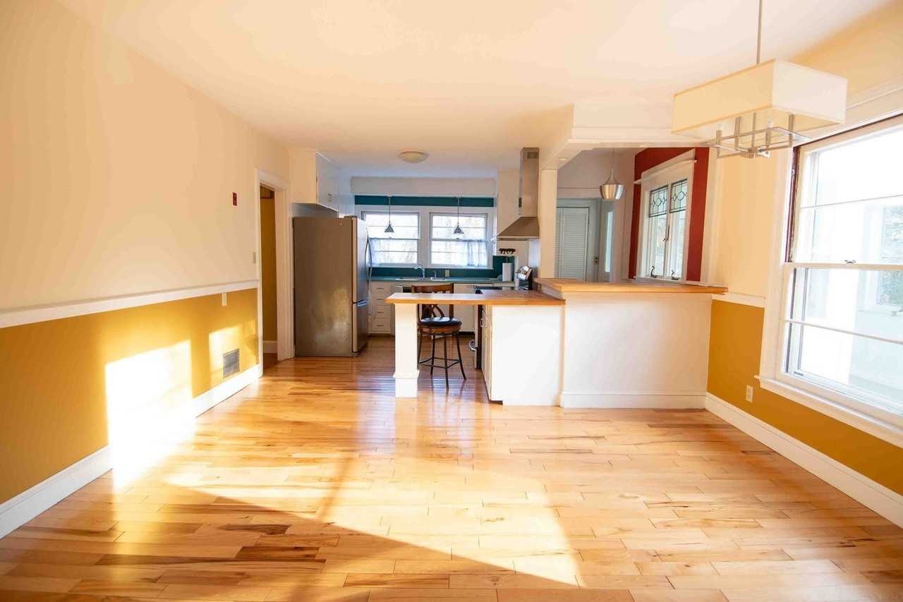92 Cottage St - Photo 5 of 11
