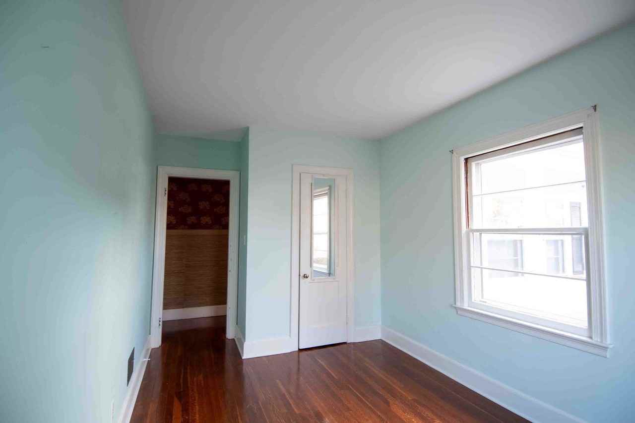 92 Cottage St - Photo 6 of 11
