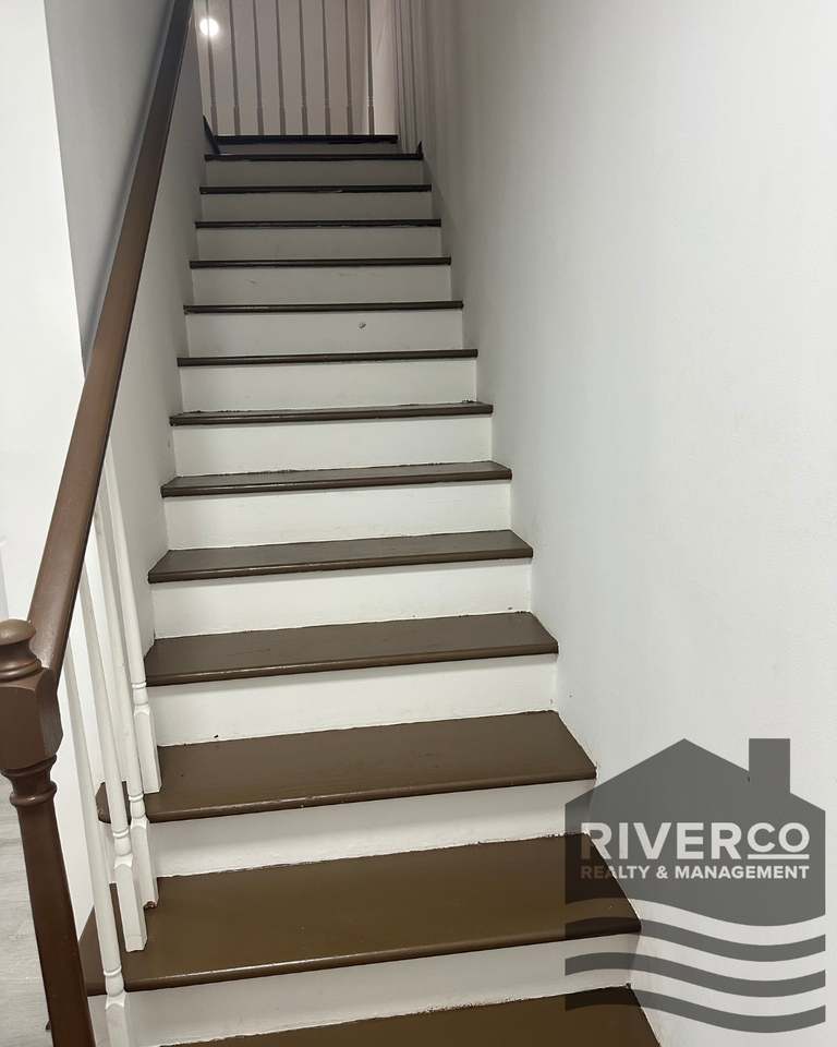 812 Jackson Ave N #812 - Photo 6 of 9