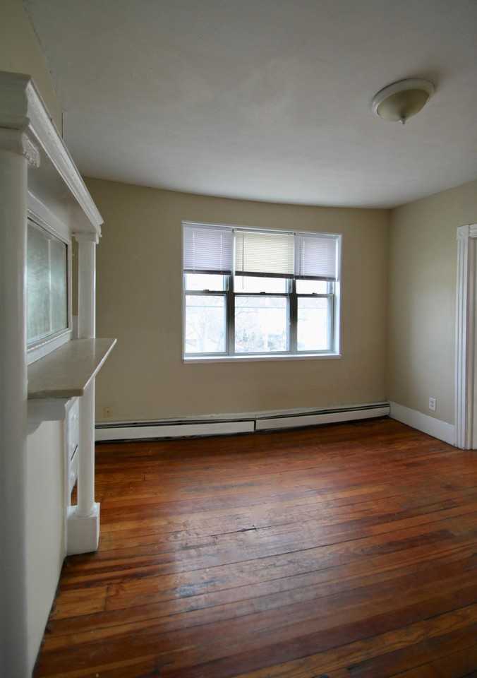 155 Ohio Ave #3 - Photo 2 of 4