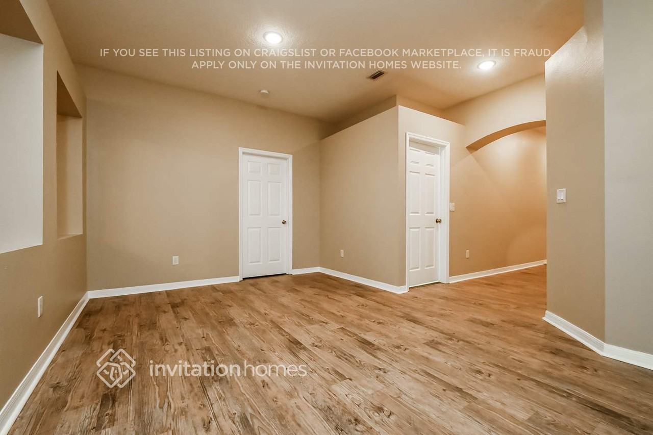 1527 Emerald Hill Way - Photo 5 of 17
