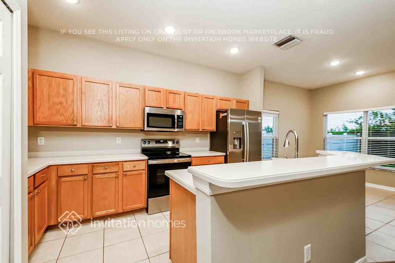 1527 Emerald Hill Way - Photo 7 of 17