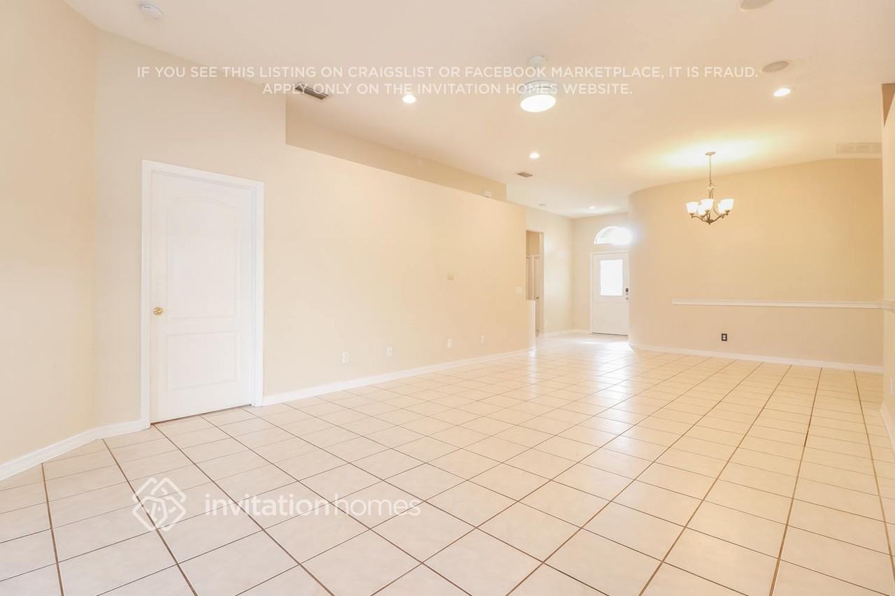 1022 Torreya Way - Photo 2 of 16