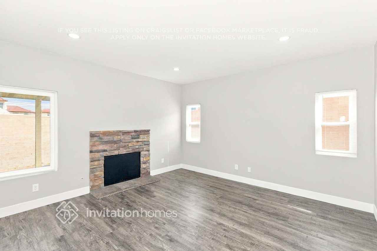 45024 Muirfield Dr - Photo 4 of 18