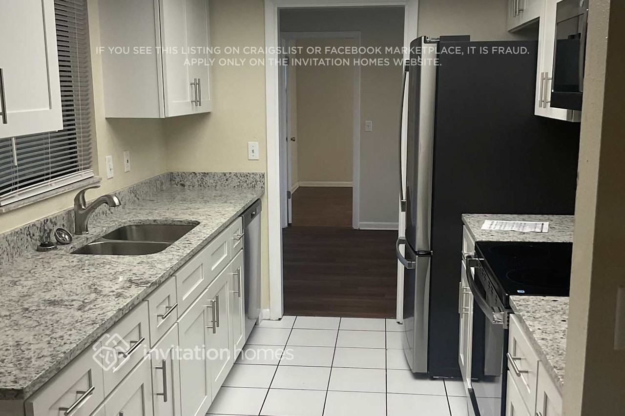 332 N Bay Hills Blvd - Photo 6 of 18