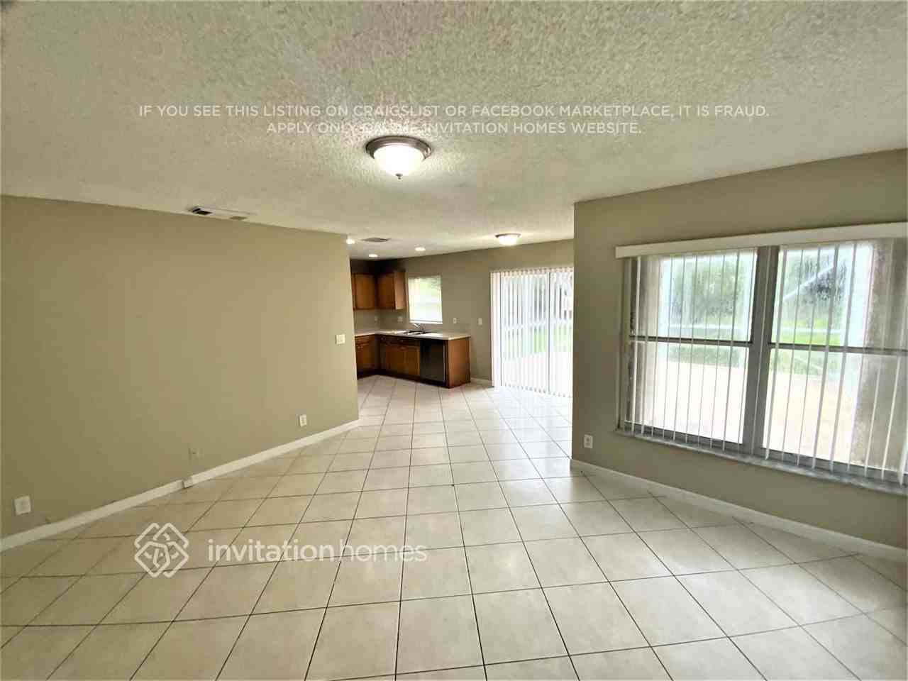 1156 Rialto Dr - Photo 4 of 16