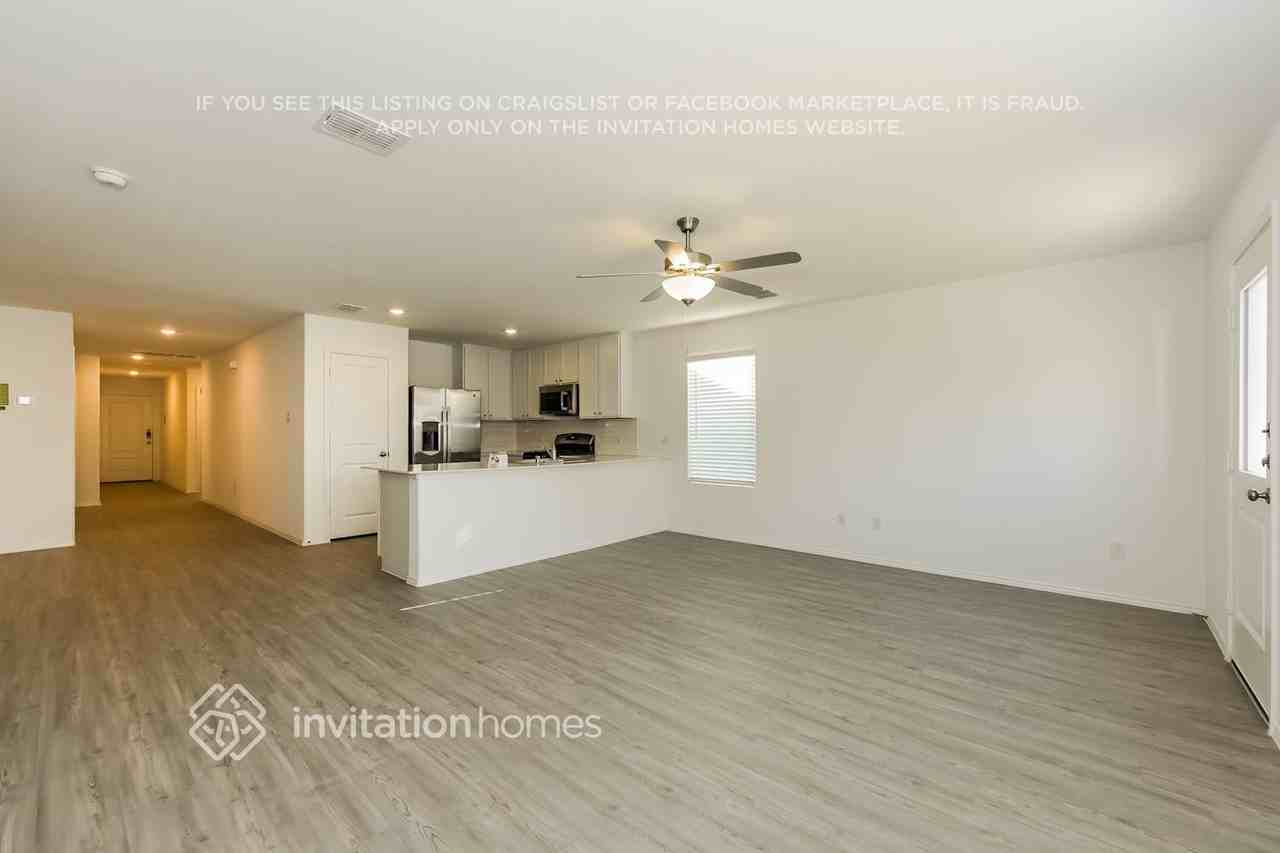 4001 Mountain Meadow Rd - Photo 6 of 17