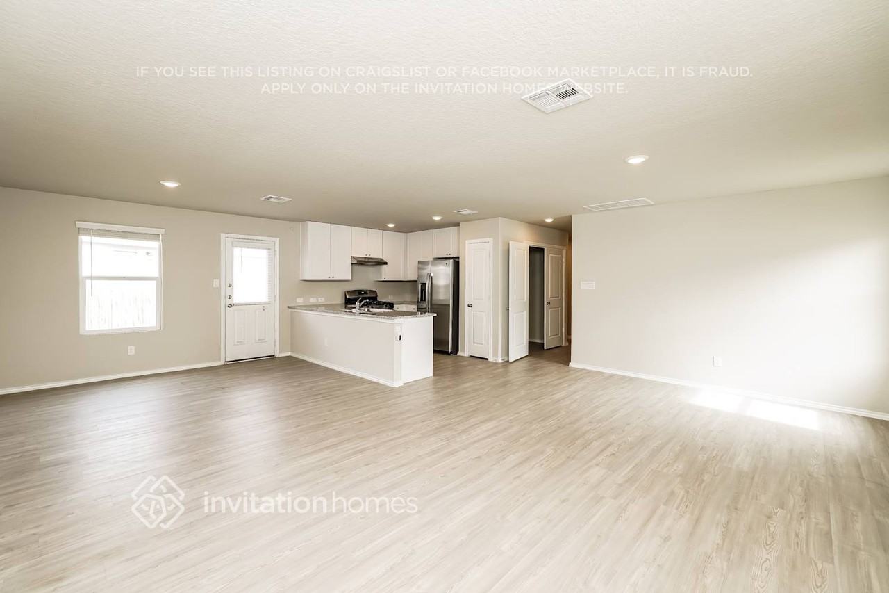 13702 Bucket Way - Photo 5 of 22
