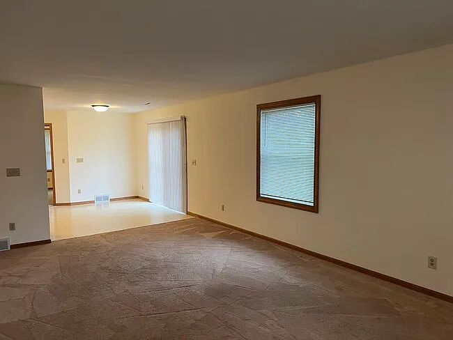 1095 Heritage Ct #1 - Photo 4 of 13