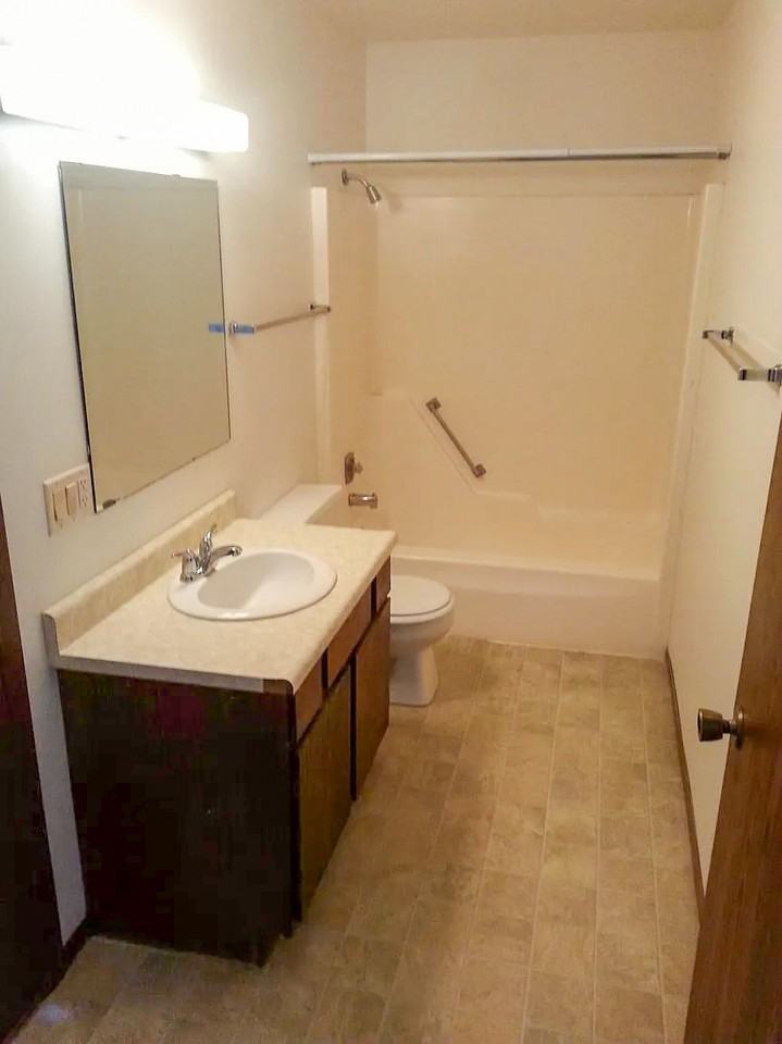 1301 S Thompson Dr #1 - Photo 7 of 10