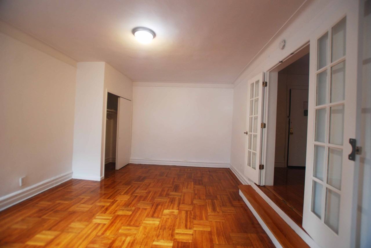 100 East 19th Street #8 - Photo 4 of 21