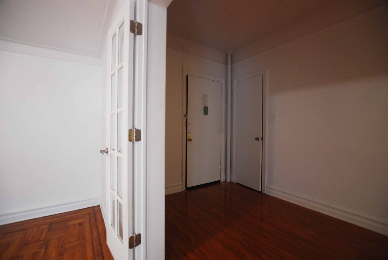 100 East 19th Street #8 - Photo 5 of 21