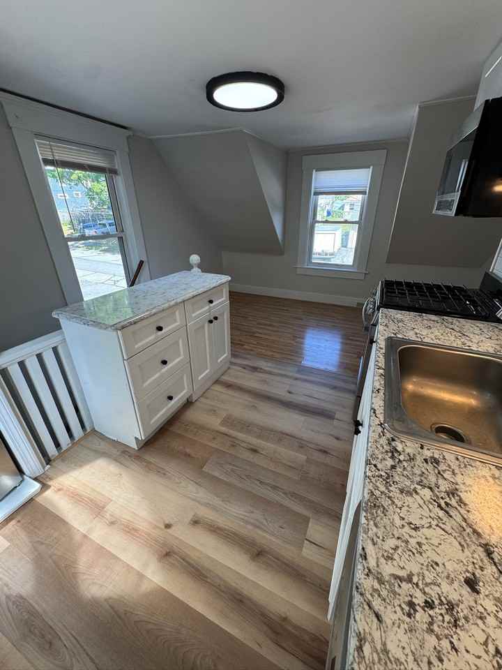 514 Amherst St #2 - Photo 3 of 15
